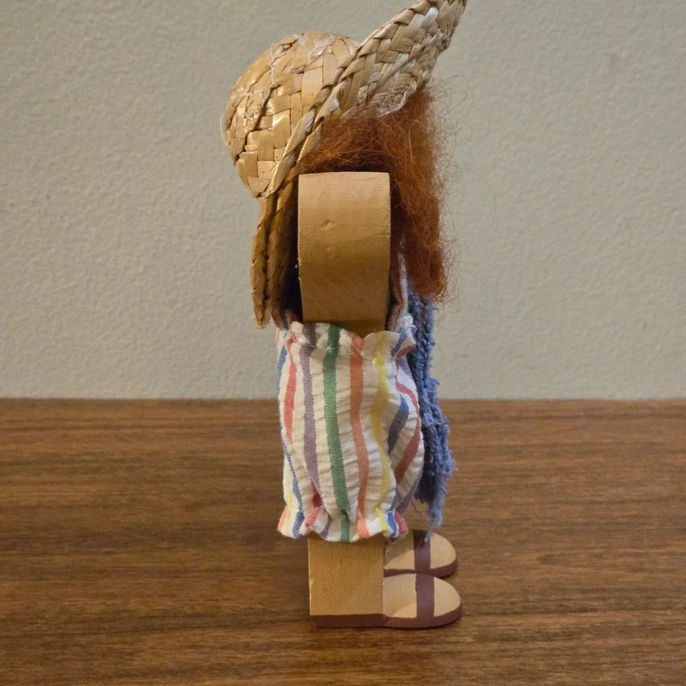 Ladie and Friends Inc. handcrafted wooden